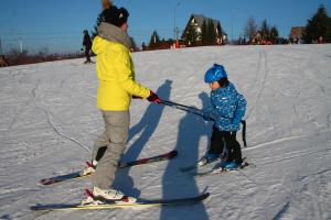 Rodzinny wyjazd pod Tatrami z przedszkolem narciarskim Murzasichle 2020