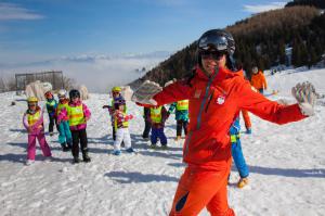 Rodzinne Wczasy Narciarskie MAMA I JA ALPINE MUGON Włochy Monte Bondone